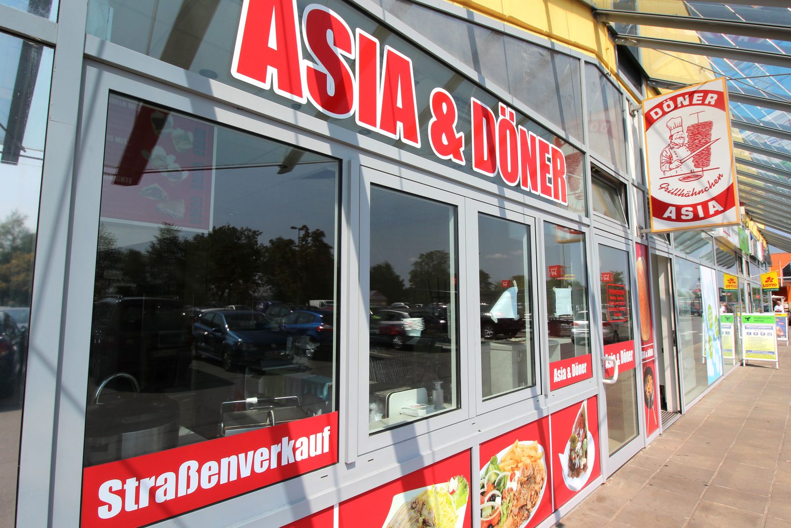 Ladenfront Asia & Döner im Erzgebirgscenter