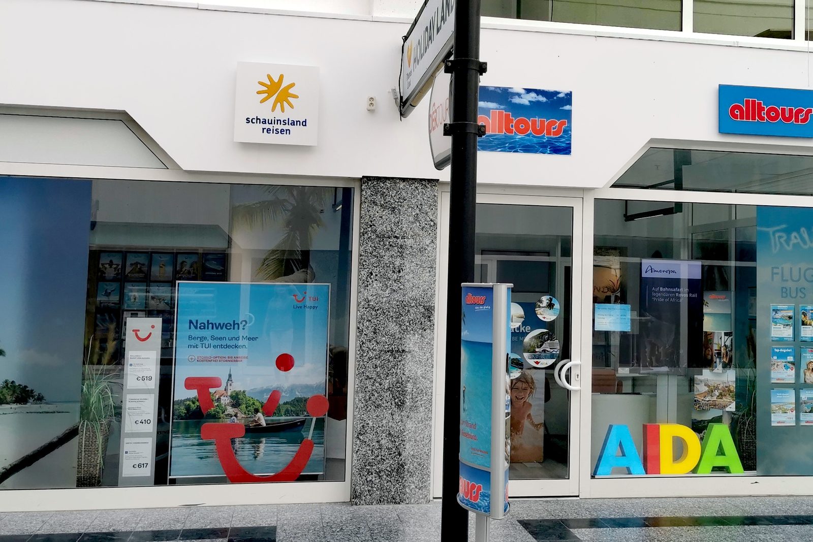 Ladenfront Holiday Land Reisebüro im Erzgebirgscenter