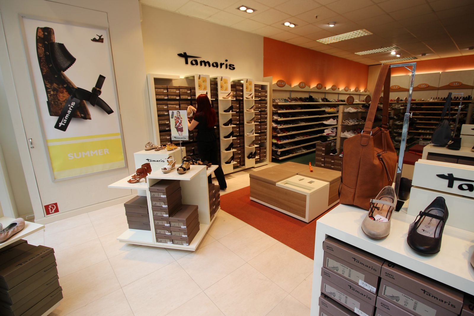 Ladenfront Mayer’s Markenschuhe im Erzgebirgscenter