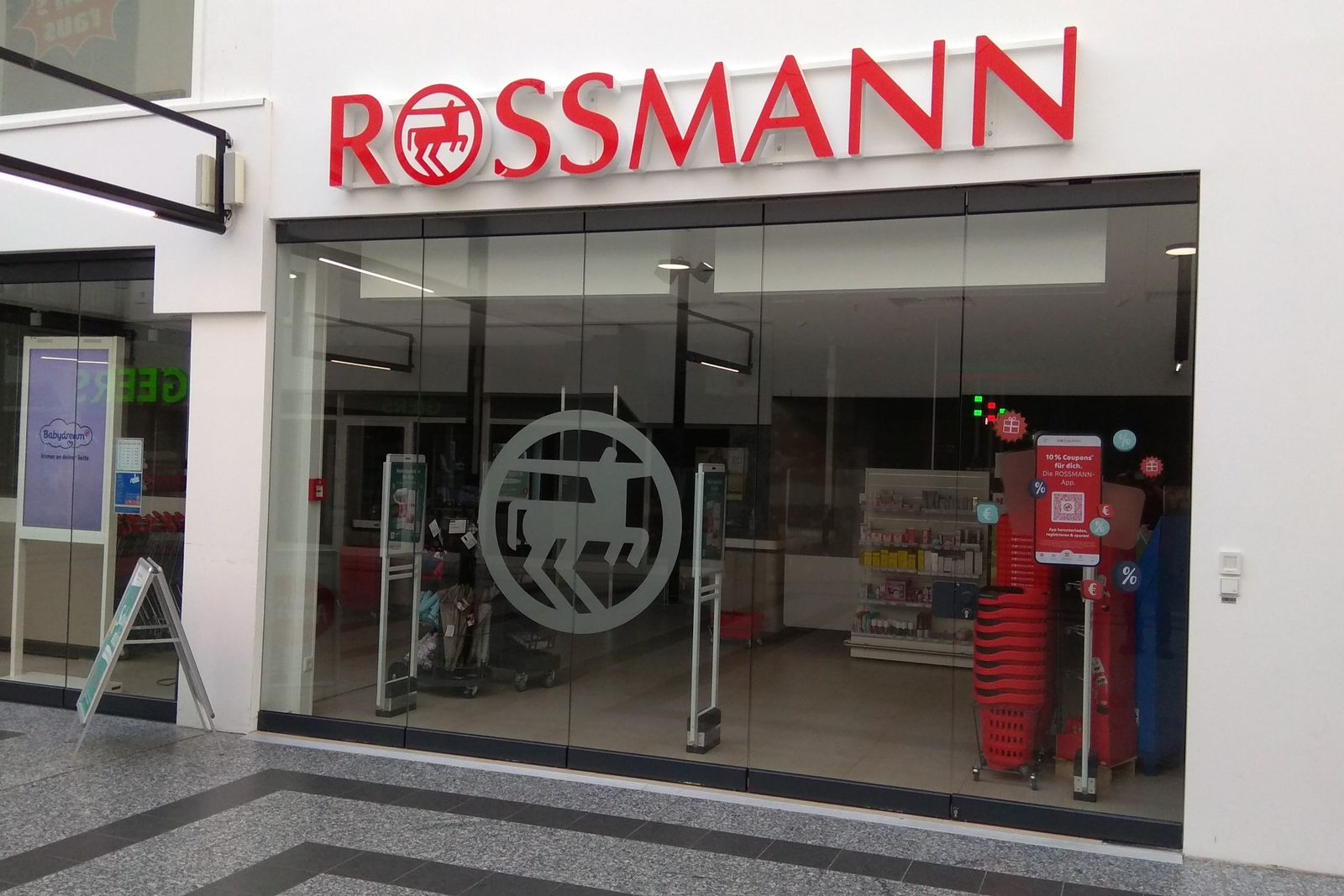 Ladenfront Rossmann im Erzgebirgscenter